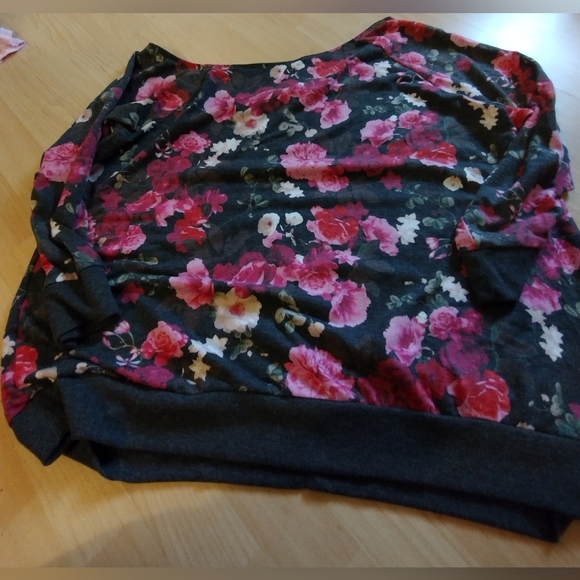 Torrid top size 3 - Picture 2 of 4